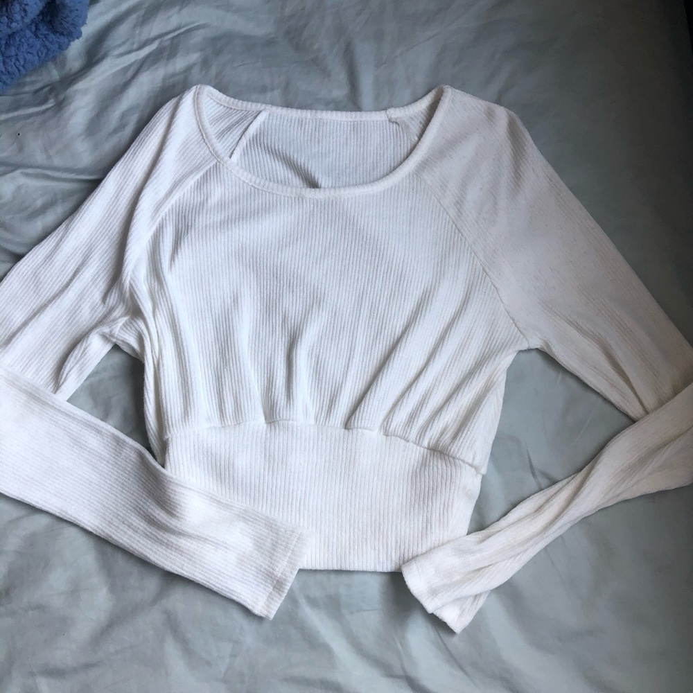 Ribbed white long sleeve blouse